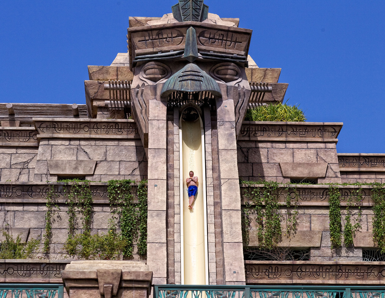 ©EDSA | Aquaventure Waterpark - Atlantis The Palm | Mayan Vertical Water Slide