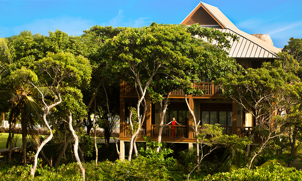 ©EDSA | Indura Beach & Golf Resort | Building Exterior with Trees