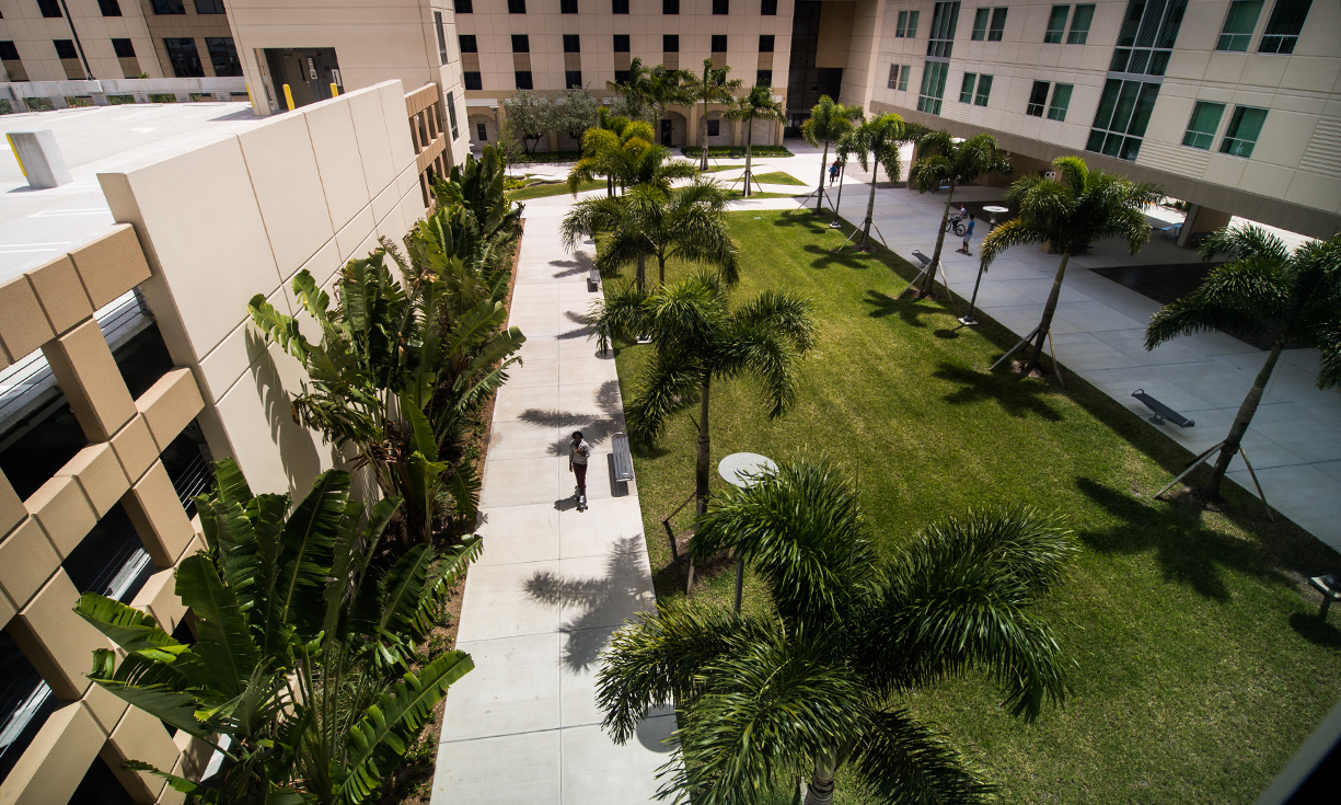 ©EDSA | Parkview Residence Hall – Florida International University | Campus Grounds