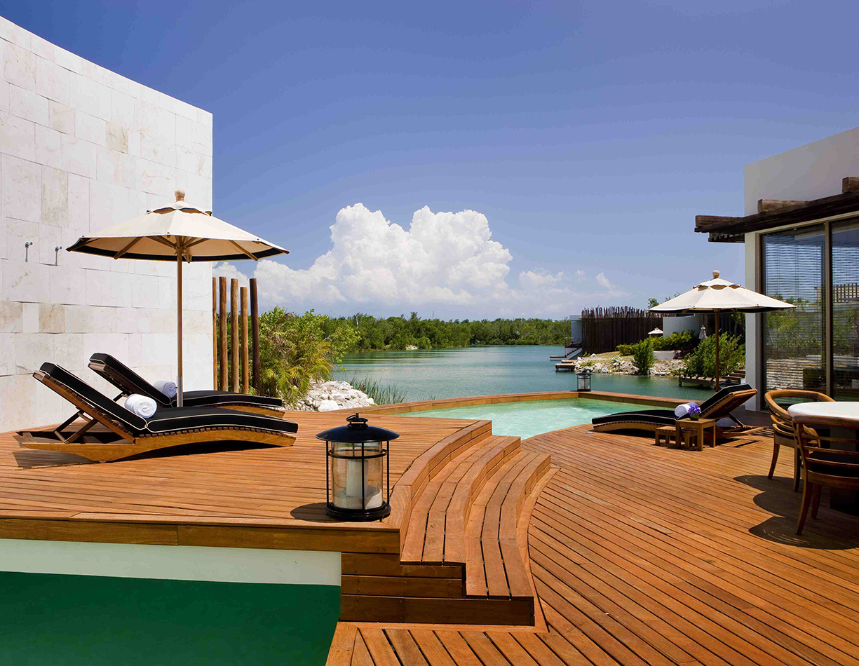 ©EDSA | Rosewood Mayakoba | Poolside Deck