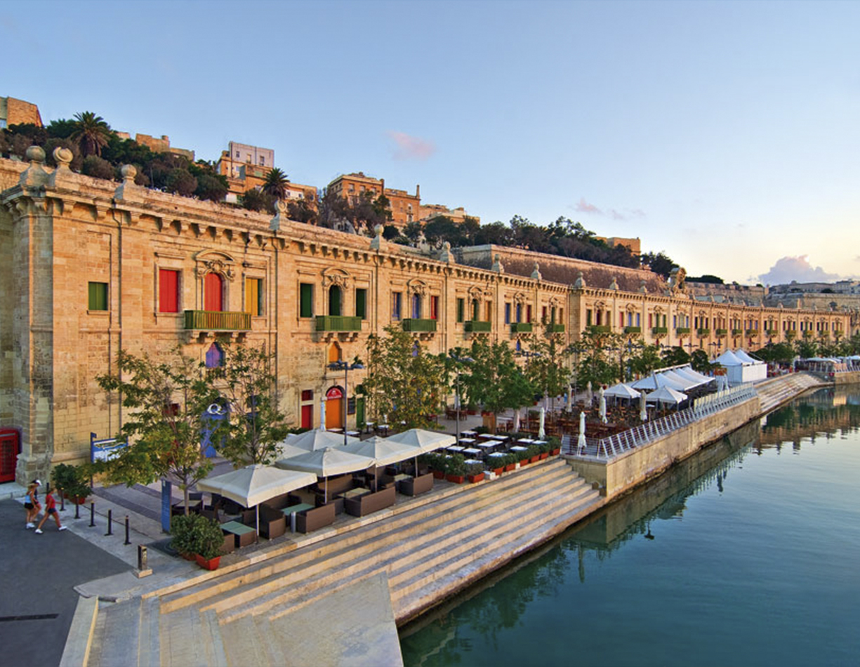 ©EDSA | Valletta Waterfront | Sunny Front of Buildings