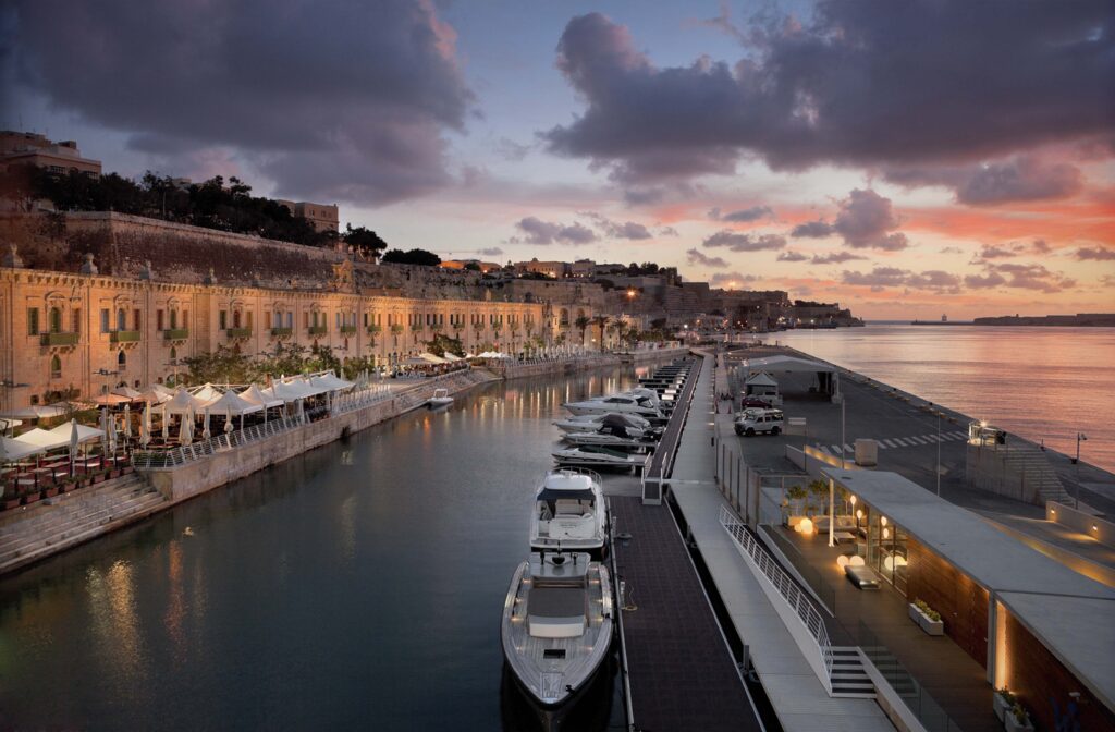©EDSA | Valletta Waterfront | Sunset Lake and Boats