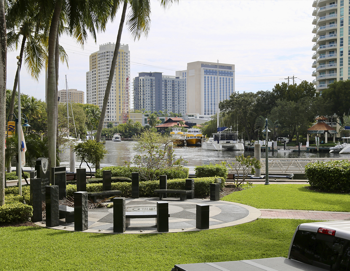 ©EDSA | Fort Lauderdale Riverwalk | Riverside Pathway with Boats and Benches